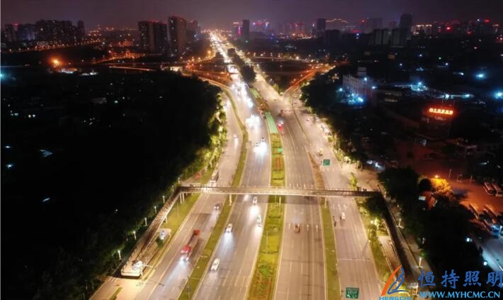 智慧路燈，點亮城市的未來